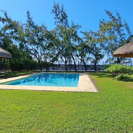 Clair De Lune - Private 2 Bedrooms Beachfront Villa Trou d'Eau Douce Exterior foto