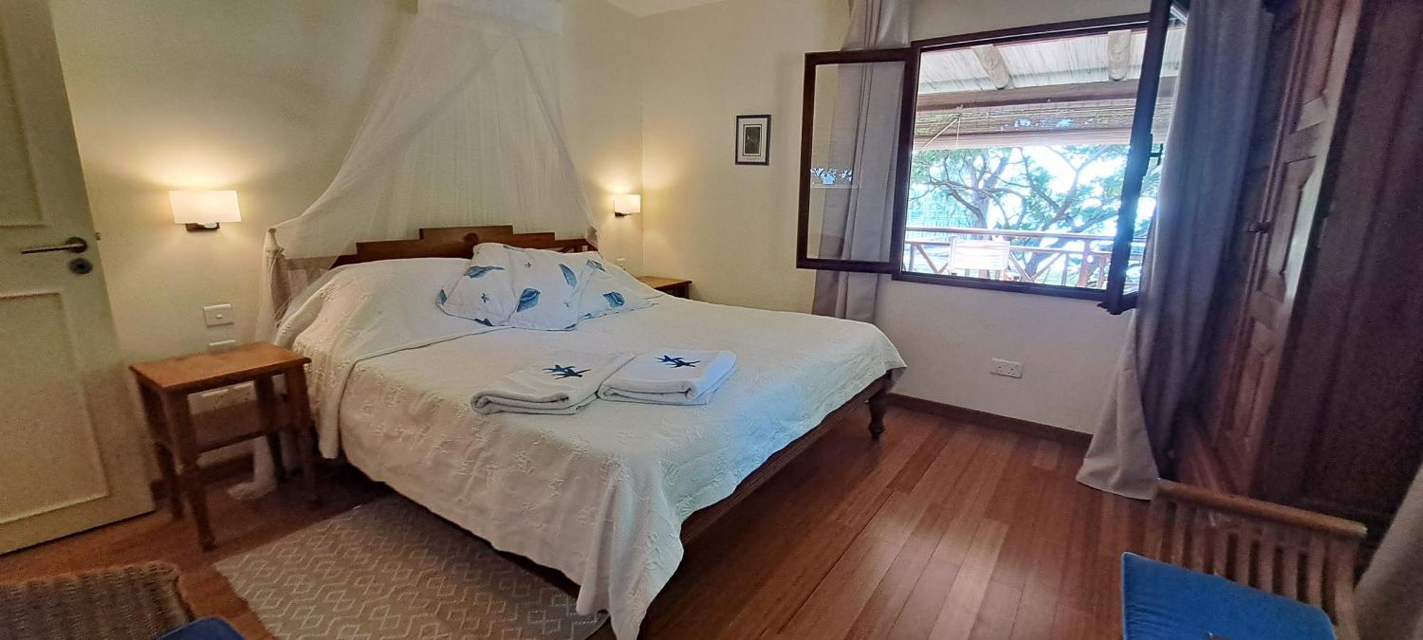 Clair De Lune - Private 2 Bedrooms Beachfront Villa Trou d'Eau Douce Exterior foto