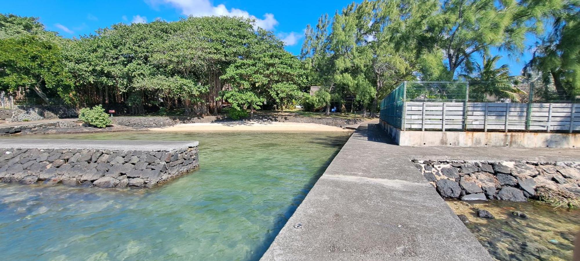 Clair De Lune - Private 2 Bedrooms Beachfront Villa Trou d'Eau Douce Exterior foto