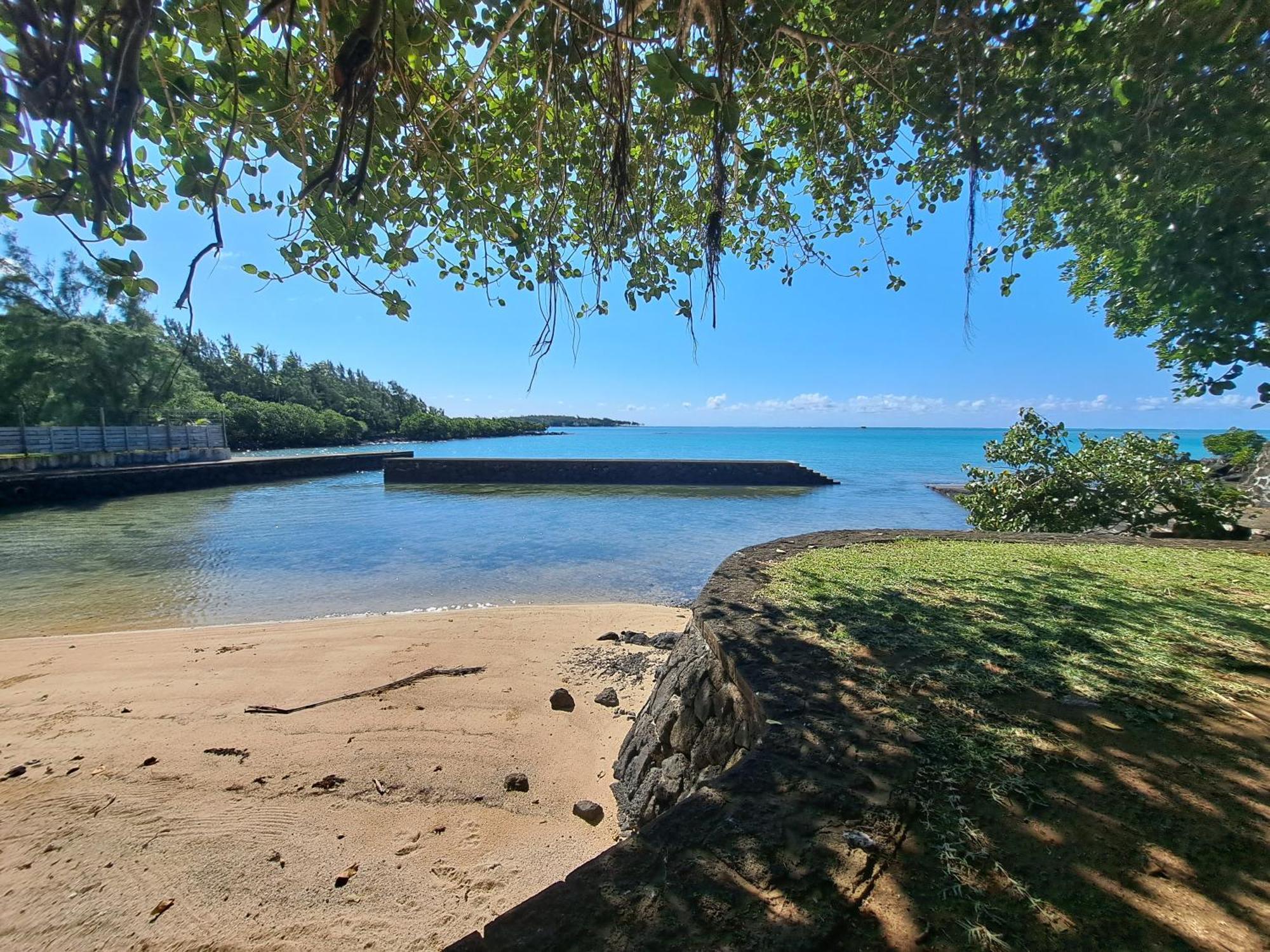 Clair De Lune - Private 2 Bedrooms Beachfront Villa Trou d'Eau Douce Exterior foto