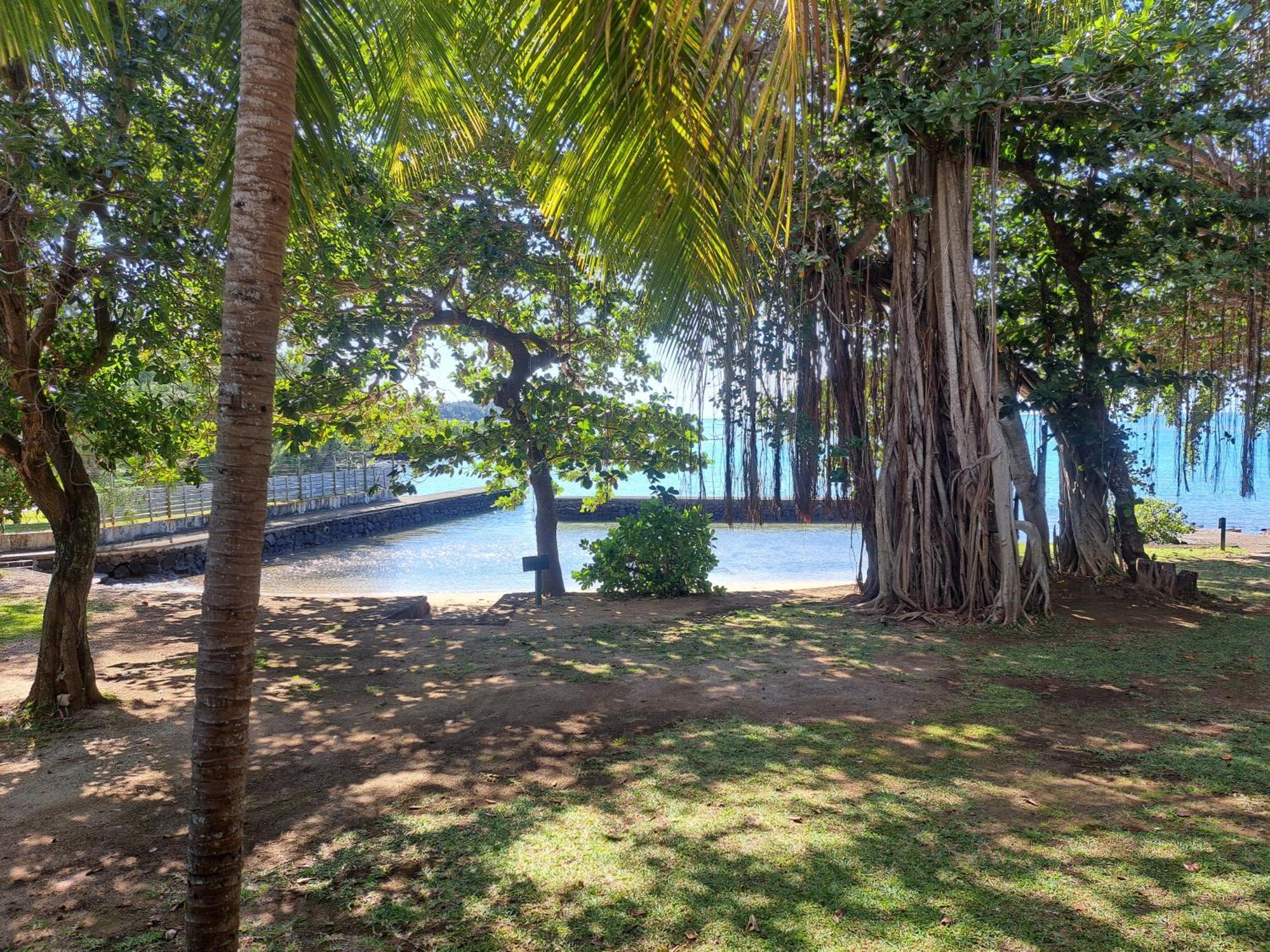 Clair De Lune - Private 2 Bedrooms Beachfront Villa Trou d'Eau Douce Exterior foto